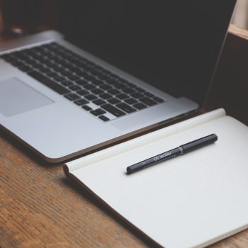 ordinateur-portable-agenda-stylo